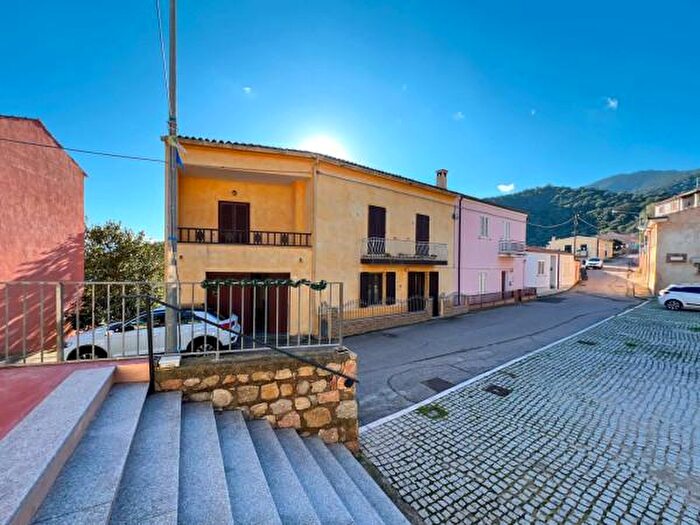 Casa con 6 locali in vendita in Torpe