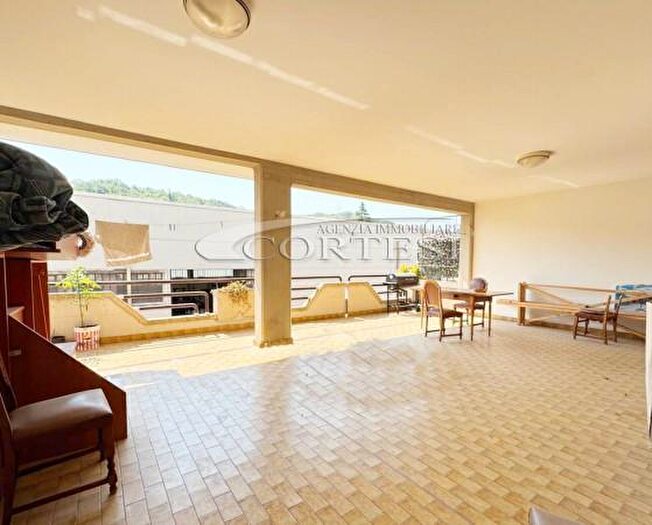 Appartamento con 5 locali in vendita in Via Ferriera, Torgiano