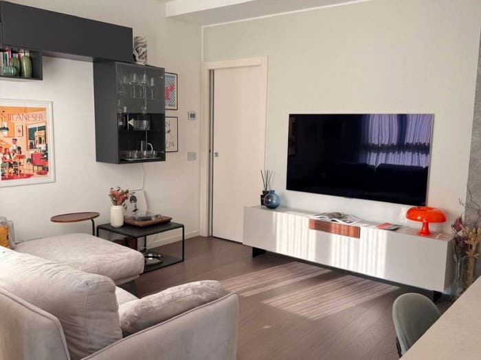 Appartamento trilocale in affitto in Via Valtellina, Farini, Milano
