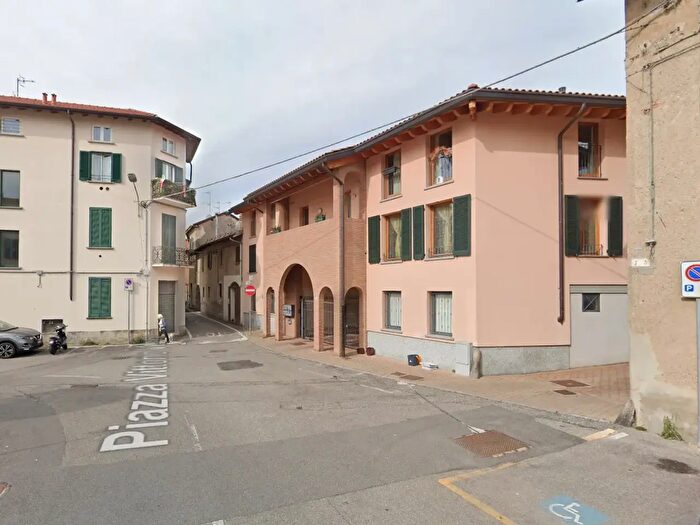 Appartamento bilocale in affitto in Piazza Vittorio Veneto, Binago
