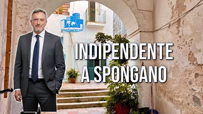 Casa con 5 locali in vendita in a S Leonardo, Spongano