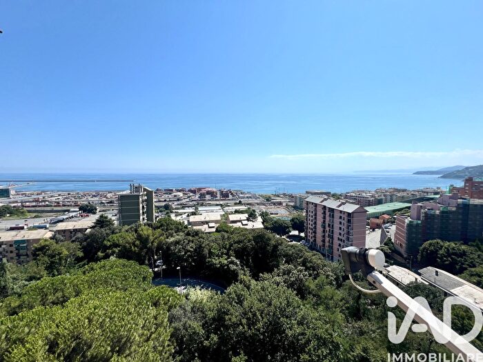 Appartamento con 5 locali in vendita in Via Martiri del Turchino, Genova