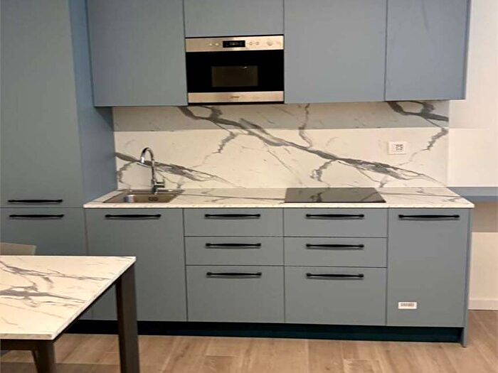 Appartamento monolocale in affitto in via Cesare Balbo, Bocconi, Milano