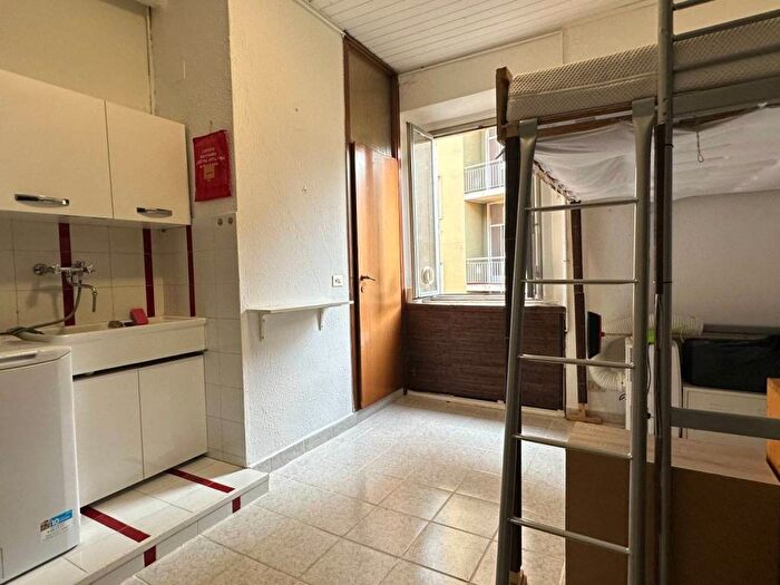 Appartamento monolocale in affitto in Via Bezzecca, Montenero, Milano