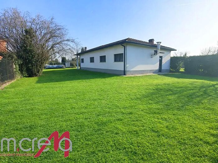 Casa quadrilocale in vendita in Piazza Palladini, Crespiatica