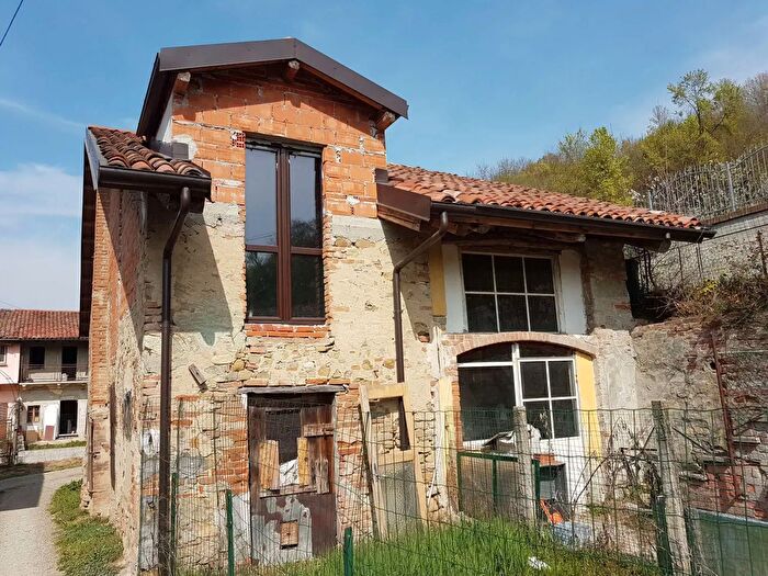 Casa trilocale in vendita in Via Roma, Monteu Da Po