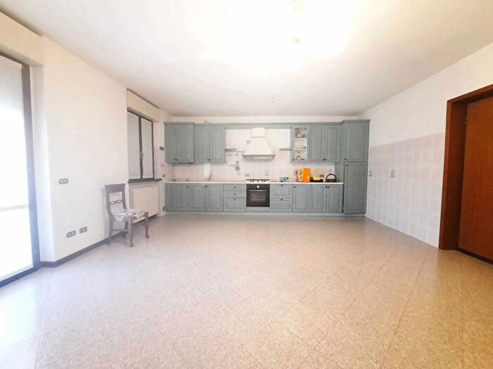 Appartamento con 5 locali in vendita in Roveleto di Cadeo, Cadeo