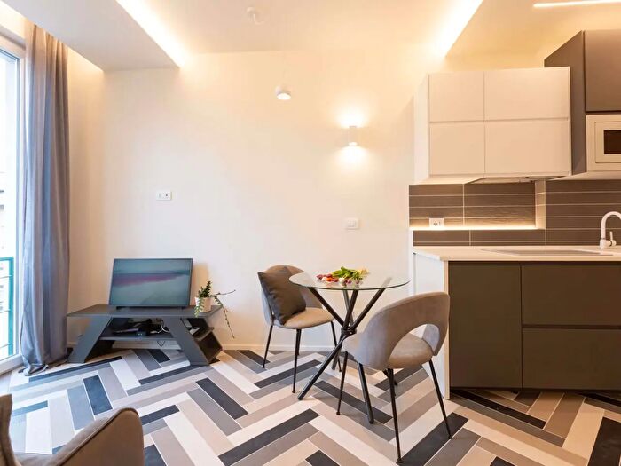 Appartamento monolocale in affitto in Via Accademia, Milano