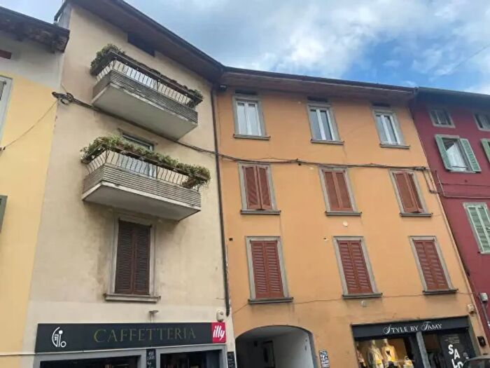 Case in Vendita e in Affitto - 2