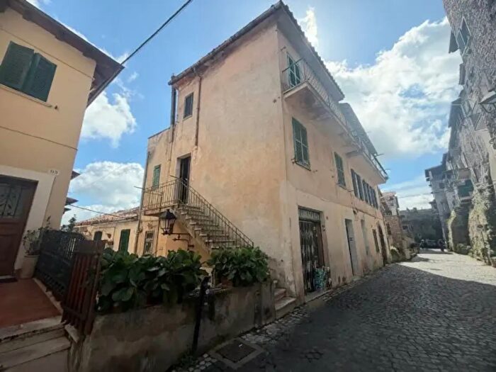 Appartamento bilocale in vendita in Via Alfredo Baccelli, Castel Madama