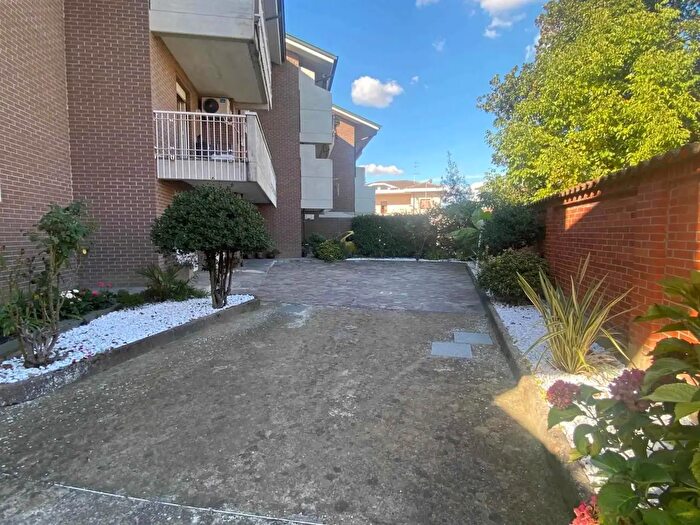 Casa con 5 locali in vendita in Trino