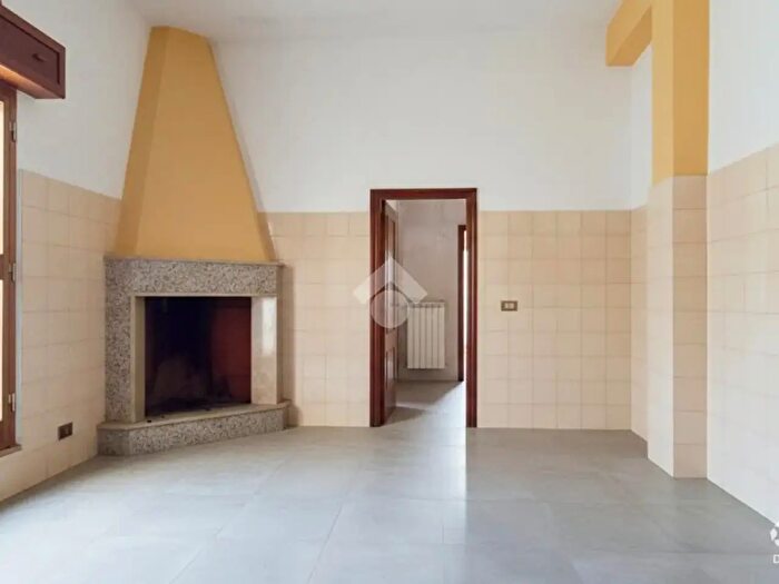 Appartamento quadrilocale in vendita in Via Carlo del Croix, Latiano