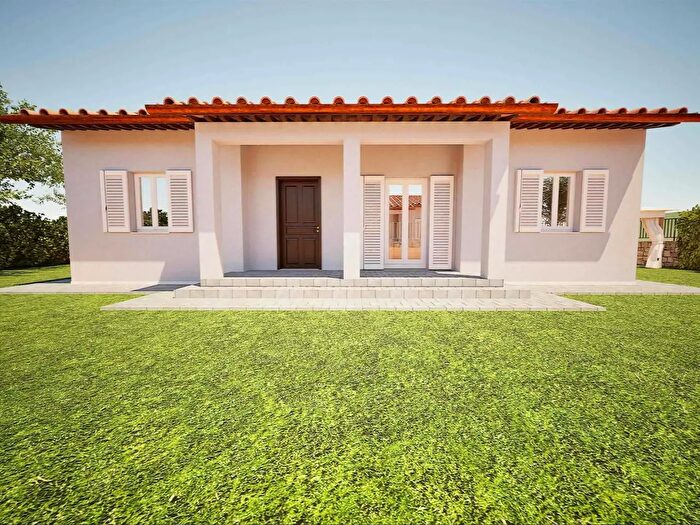 Casa quadrilocale in vendita in Strada Provinciale Val di Pierle, Cortona