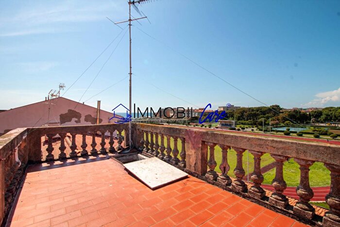 Appartamento con 7 locali in vendita in Livorno