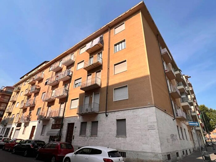Appartamento bilocale in vendita in Via Borgosesia, Torino