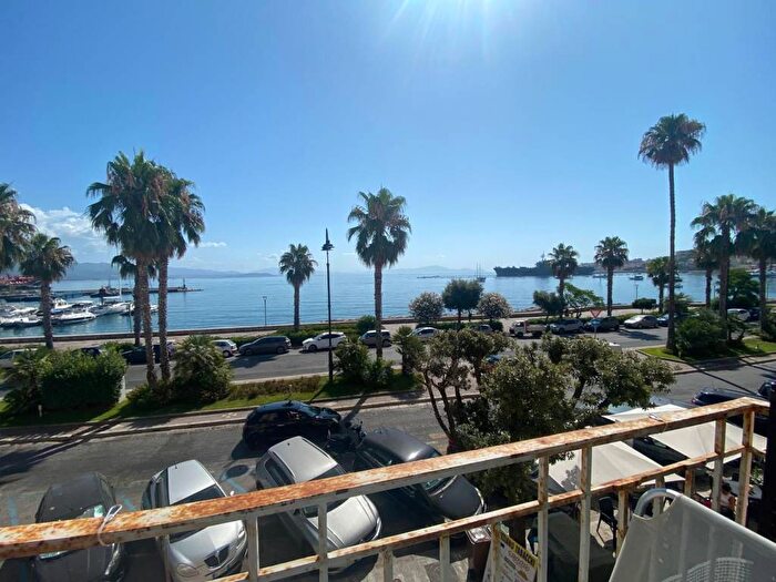 Appartamento trilocale in affitto in Lungomare Giovanni Caboto, Gaeta