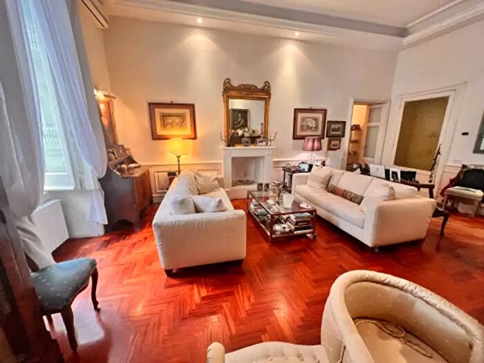 Appartamento con 6 locali in vendita in Via del Parco Regina Margherita, Napoli