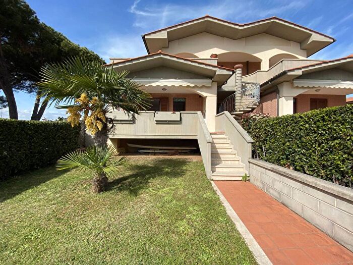 Casa bilocale in affitto in Via Litoranea, Zona Nuova Pratoranieri, Follonica