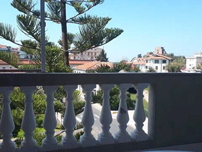 Appartamento con 6 locali in affitto in Tito Minniti, Centro Arenile, Scalea