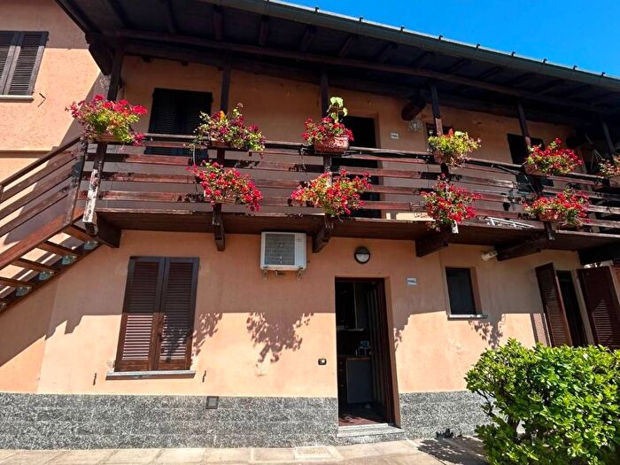 Appartamento bilocale in affitto in Via Fornace, Mercallo