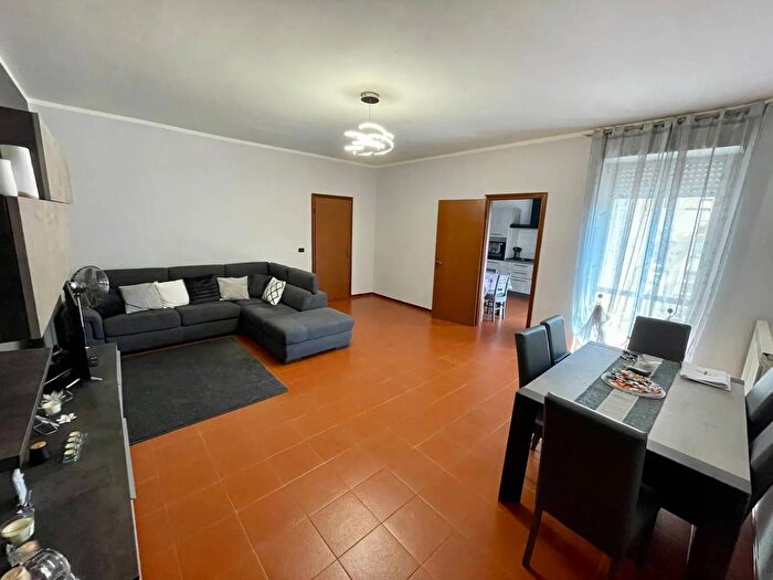 Appartamento trilocale in vendita in Via Asigliano Desana, Desana