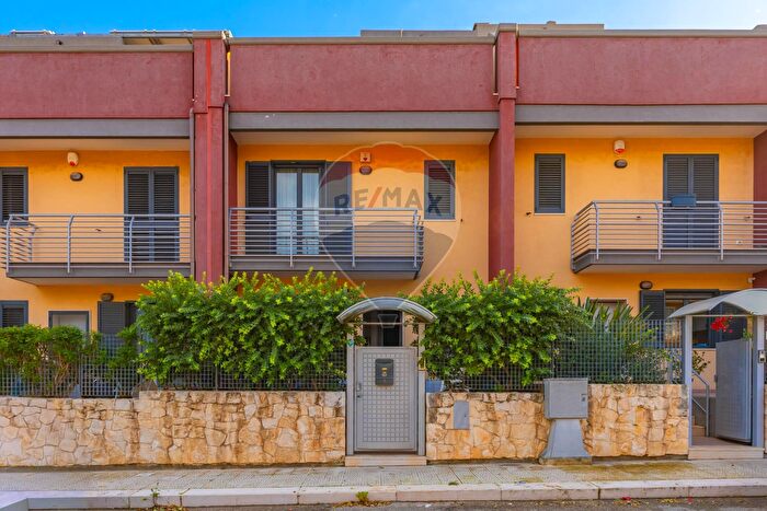 Casa con 5 locali in vendita in Via Tommaso Avezzano Comes, Monopoli