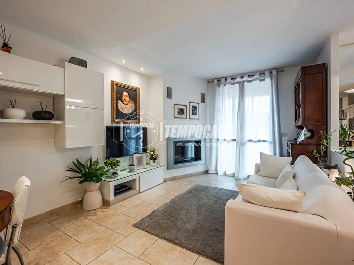 Appartamento quadrilocale in vendita in Via di Vittorio, San Cesario Sul Panaro