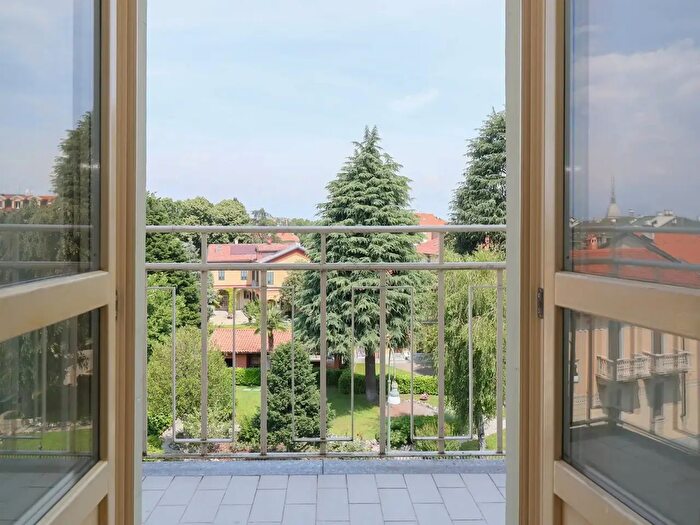 Appartamento trilocale in affitto in Corso Quintino Sella, Torino