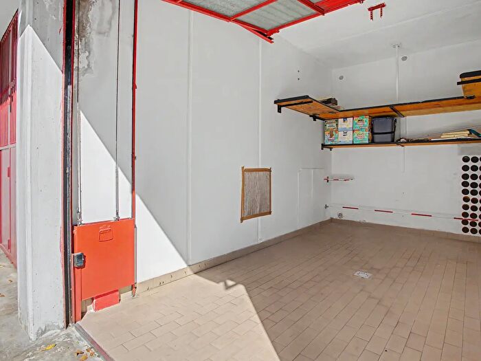 Appartamento con 6 locali in vendita in Via Luigi Colombo, Lavena Ponte Tresa