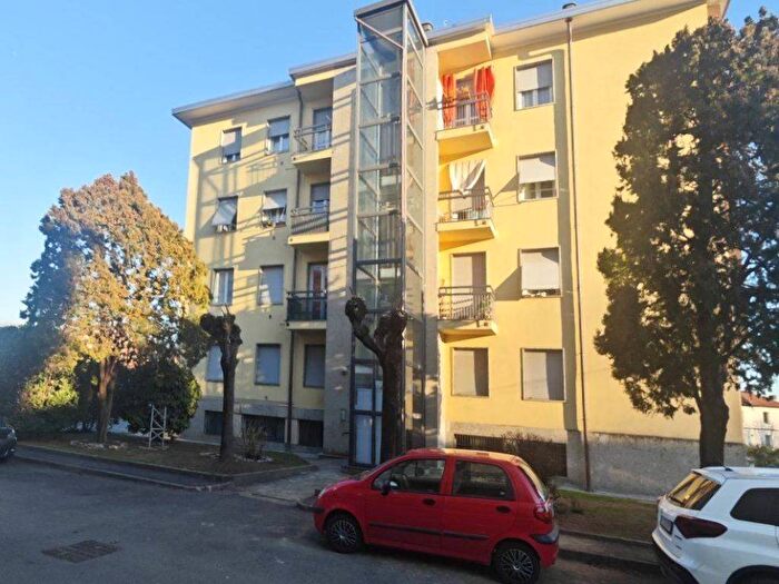 Appartamento trilocale in affitto in Verga, Lucino, Montano Lucino