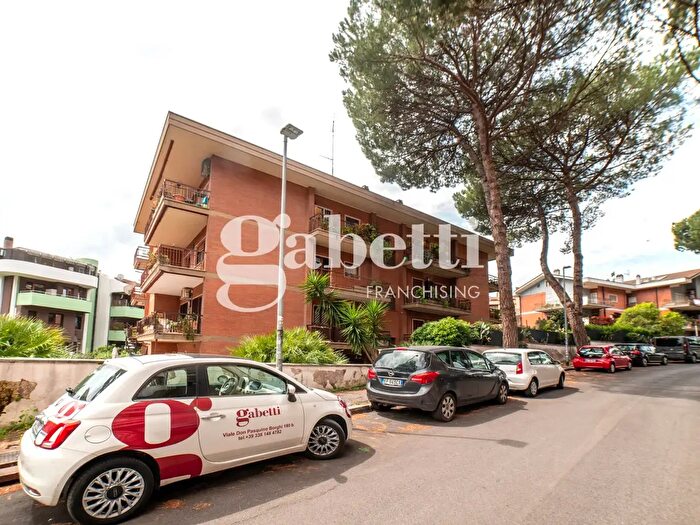 Appartamento trilocale in vendita in Via Padre Giovanni Antonio Filippini, Roma