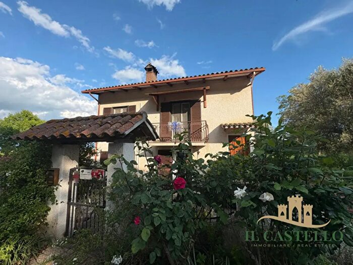 Casa con 6 locali in vendita in Palazzetta, Castiglione Del Lago