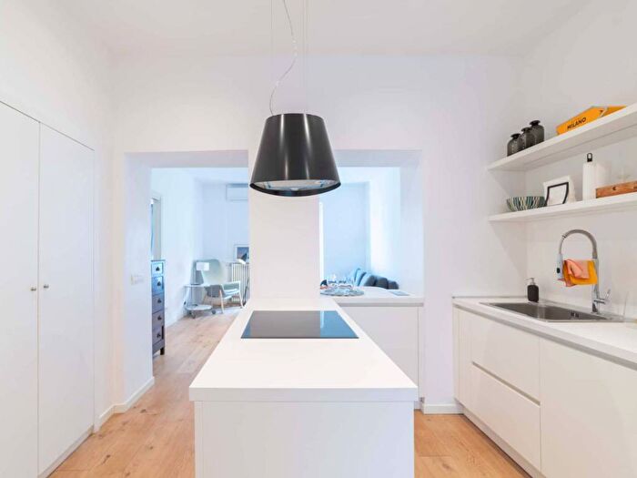 Appartamento bilocale in affitto in Via Luigi Canonica, Paolo Sarpi, Milano