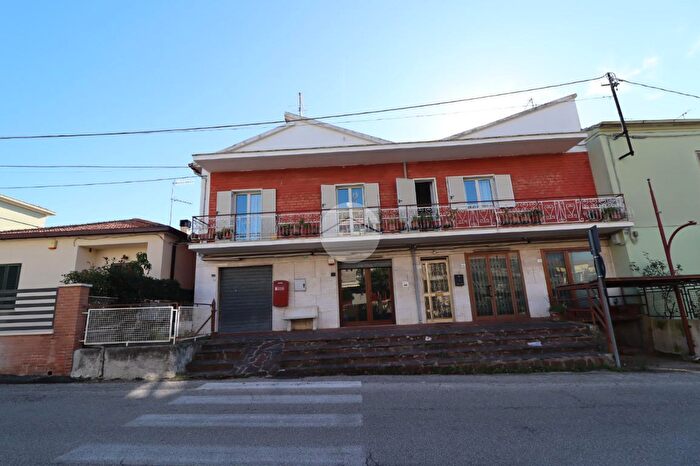 Casa con 5 locali in vendita in Via per Mosciano, Giulianova