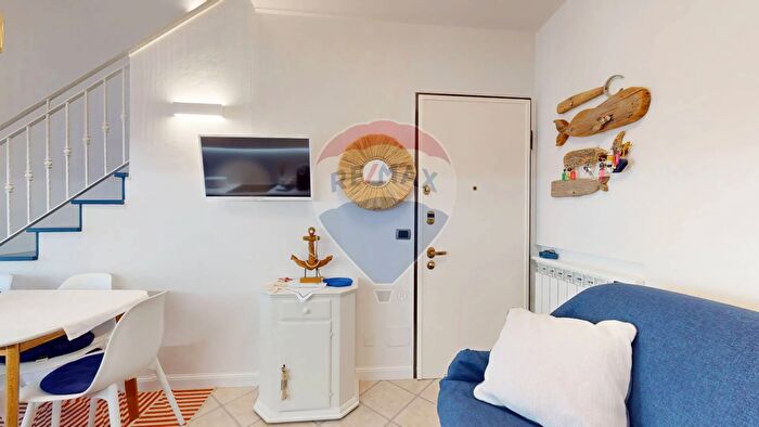 Appartamento trilocale in vendita in del Fortino, Camaiore