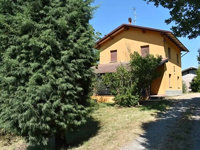 Casa con 6 locali in vendita in Via Badolo, Sasso Marconi