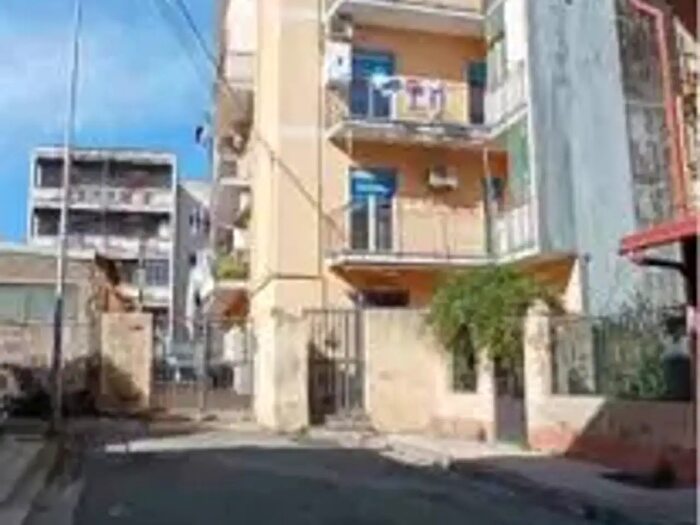 Appartamento bilocale in vendita in Via San Costantino, Messina