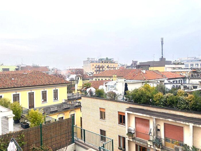 Appartamento trilocale in affitto in VIA CROCEFISSO, Carrobbio, Milano