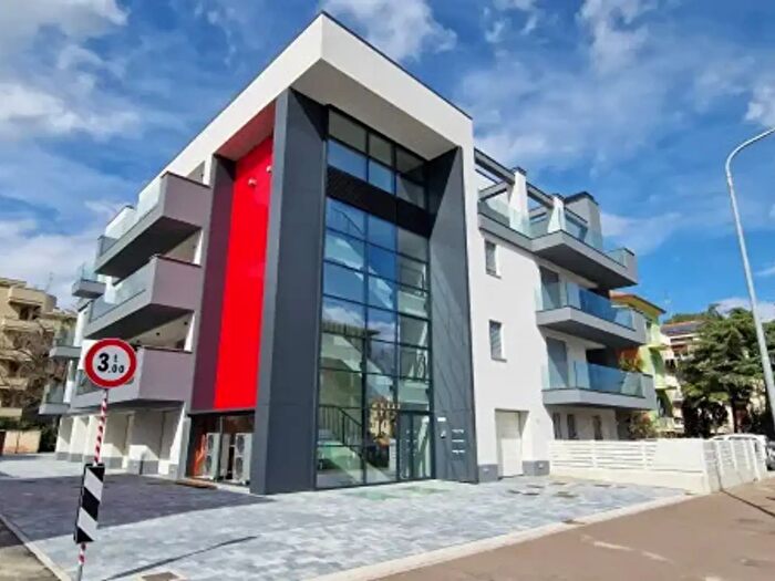 Appartamento con 5 locali in vendita in Viale Vittorio Veneto, Imola