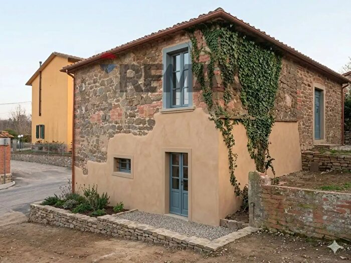 Casa quadrilocale in vendita in Via Morandi, Civitella In Val Di Chiana