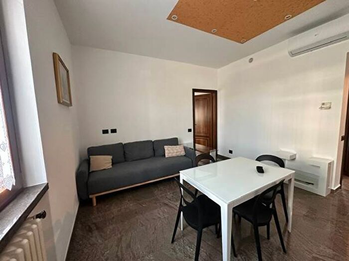 Appartamento trilocale in affitto in Via Novembre, Centro, Muggiò