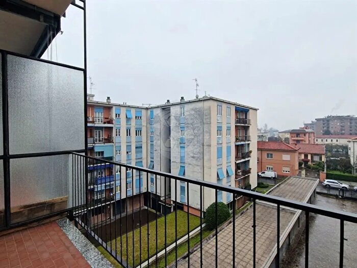 Appartamento bilocale in affitto in Via Duse, Monza