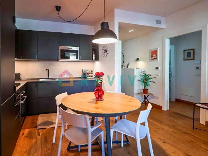 Appartamento trilocale in affitto in Via Villani, Firenze