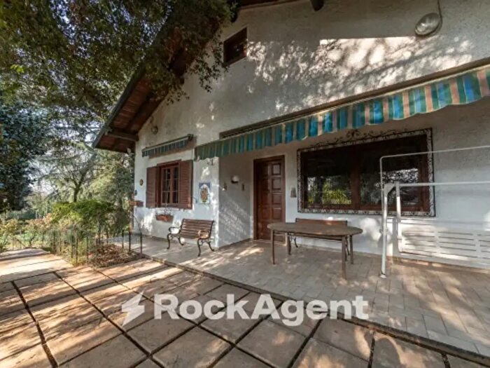 Casa con 5 locali in vendita in Viale Grigna, Camparada