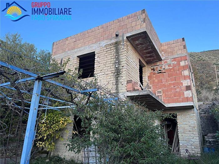 Casa con 6 locali in vendita in SS quater Domiziana km, Sessa Aurunca