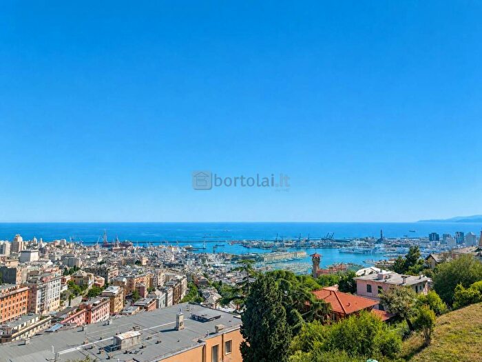 Appartamento con 6 locali in affitto in Via Piaggio, Castelletto, Genova