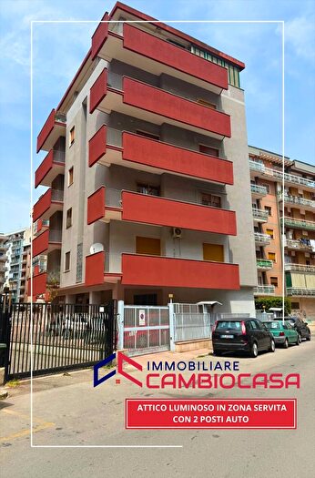 Appartamento con 6 locali in vendita in Via Lazio, Taranto