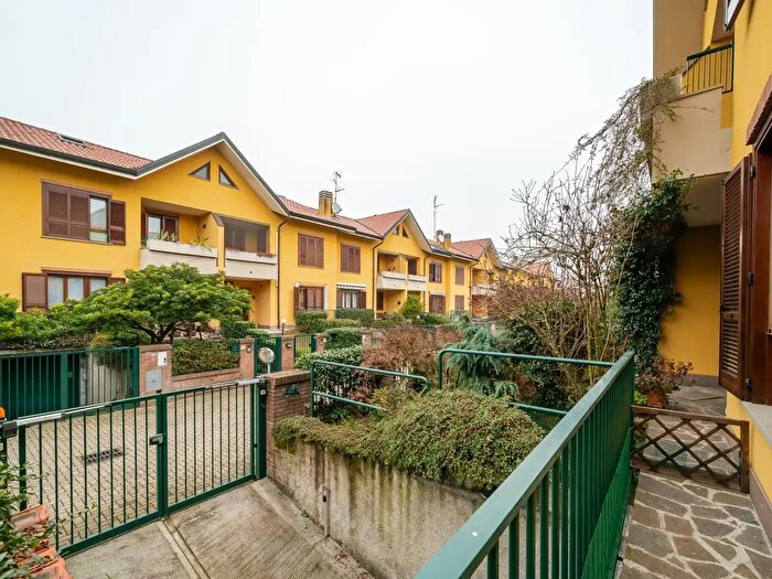 Casa con 5 locali in vendita in Via Luigi Cadorna, Buccinasco