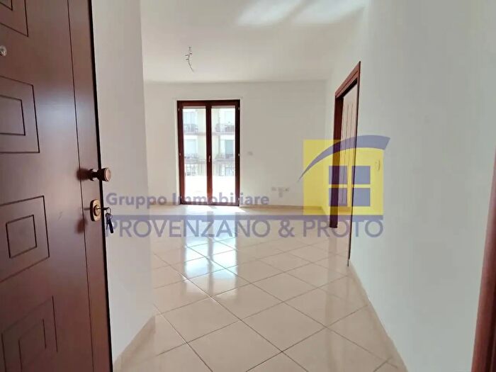 Appartamento trilocale in vendita in Via Piave, Brindisi