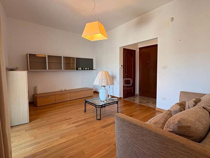 Appartamento trilocale in affitto in VIA GORIZIA, Borgata Santa Lucia, Siracusa